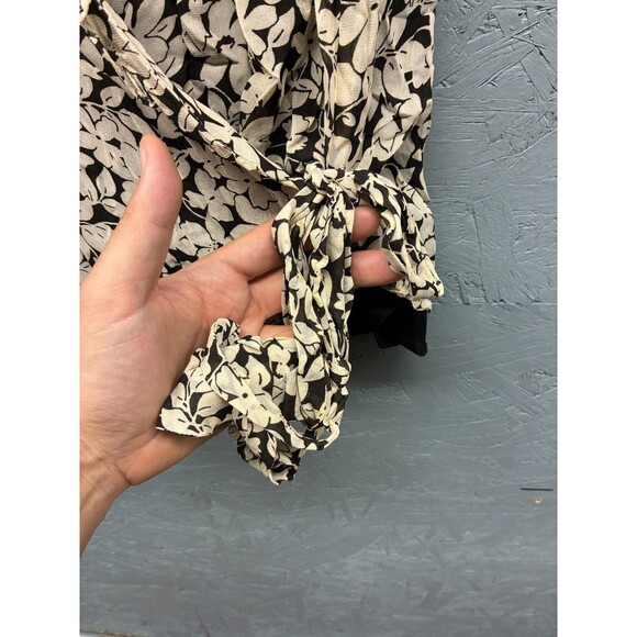 Polo Ralph Lauren Blouse Women’s Cream Black Floral Wrap Short Sleeve Top 0 NWT - Picture 4 of 7
